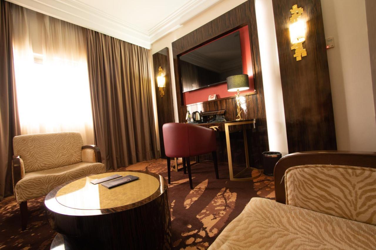 Hôtel Fleur de Lys Plateau Dakar Extérieur photo