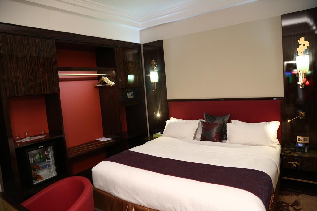 Hôtel Fleur de Lys Plateau Dakar Extérieur photo