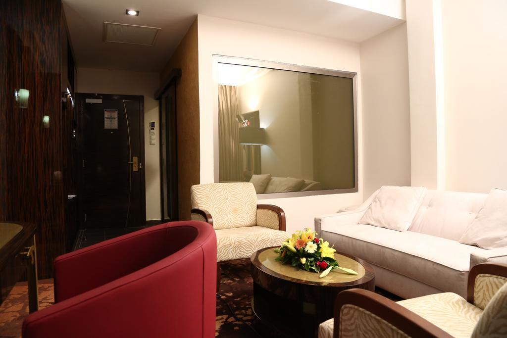 Hôtel Fleur de Lys Plateau Dakar Extérieur photo