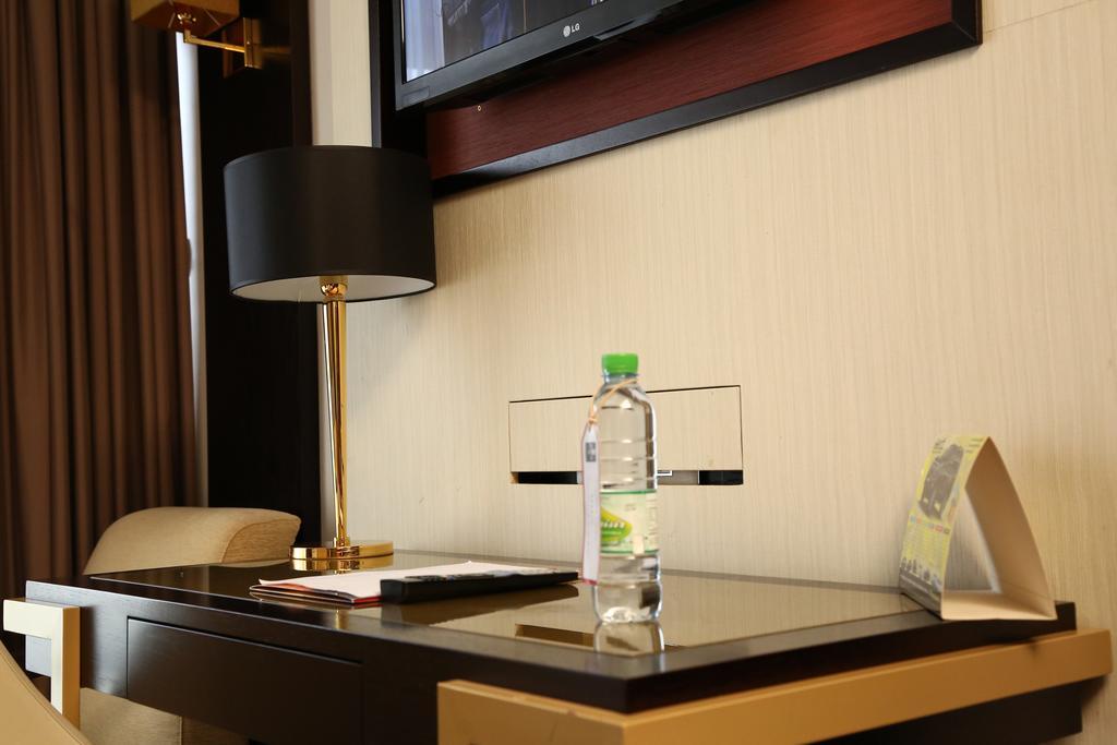 Hôtel Fleur de Lys Plateau Dakar Extérieur photo